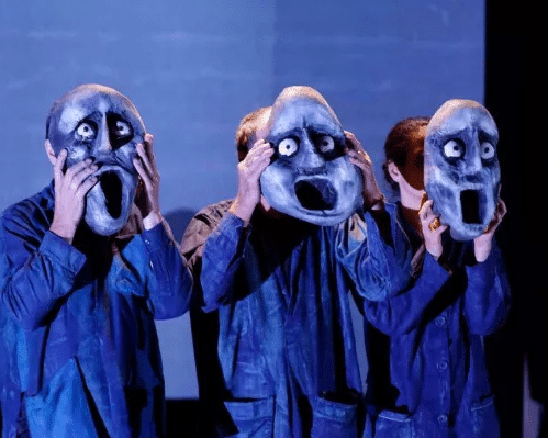 L’Égaré à Odyssud : Une leçon d’humanité entre masques et marionnettes