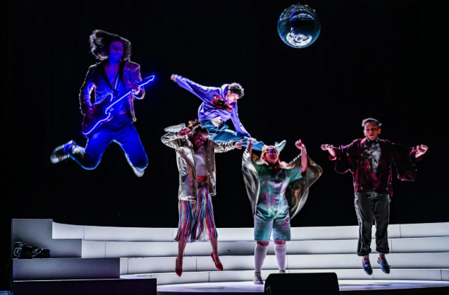 Personne n’est ensemble sauf moi : un théâtre vibrant au-delà de la norme à L’Aria à côté de Toulouse