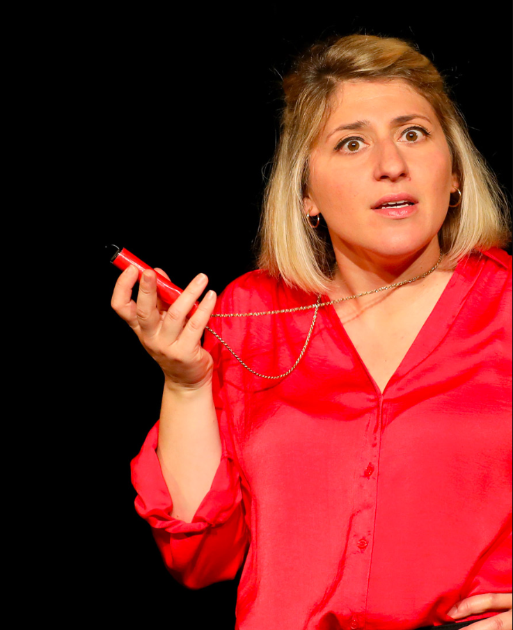 Spectacle d’Humour près de Toulouse : Marion Mezadorian débarque à L’Altigone avec son irrésistible « Craquage » !